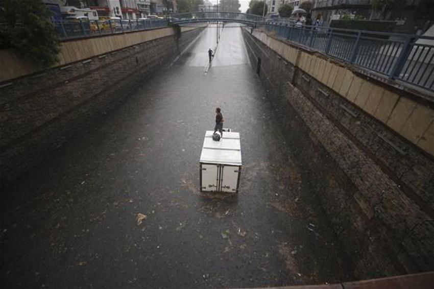 Yağmur İstanbul'da hayatı böyle felç etti