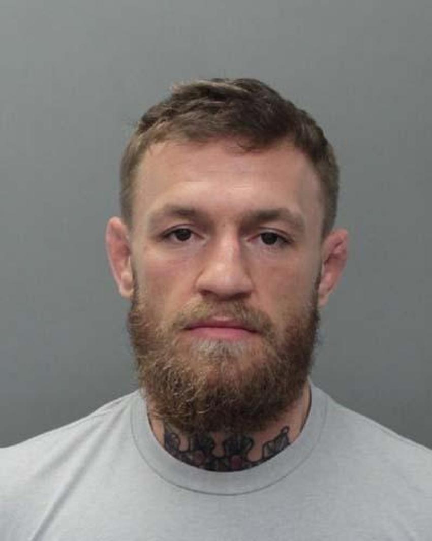 Conor McGregor'a ters kelepçe!