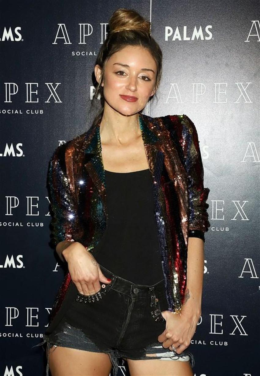 caroline d'amore net worth