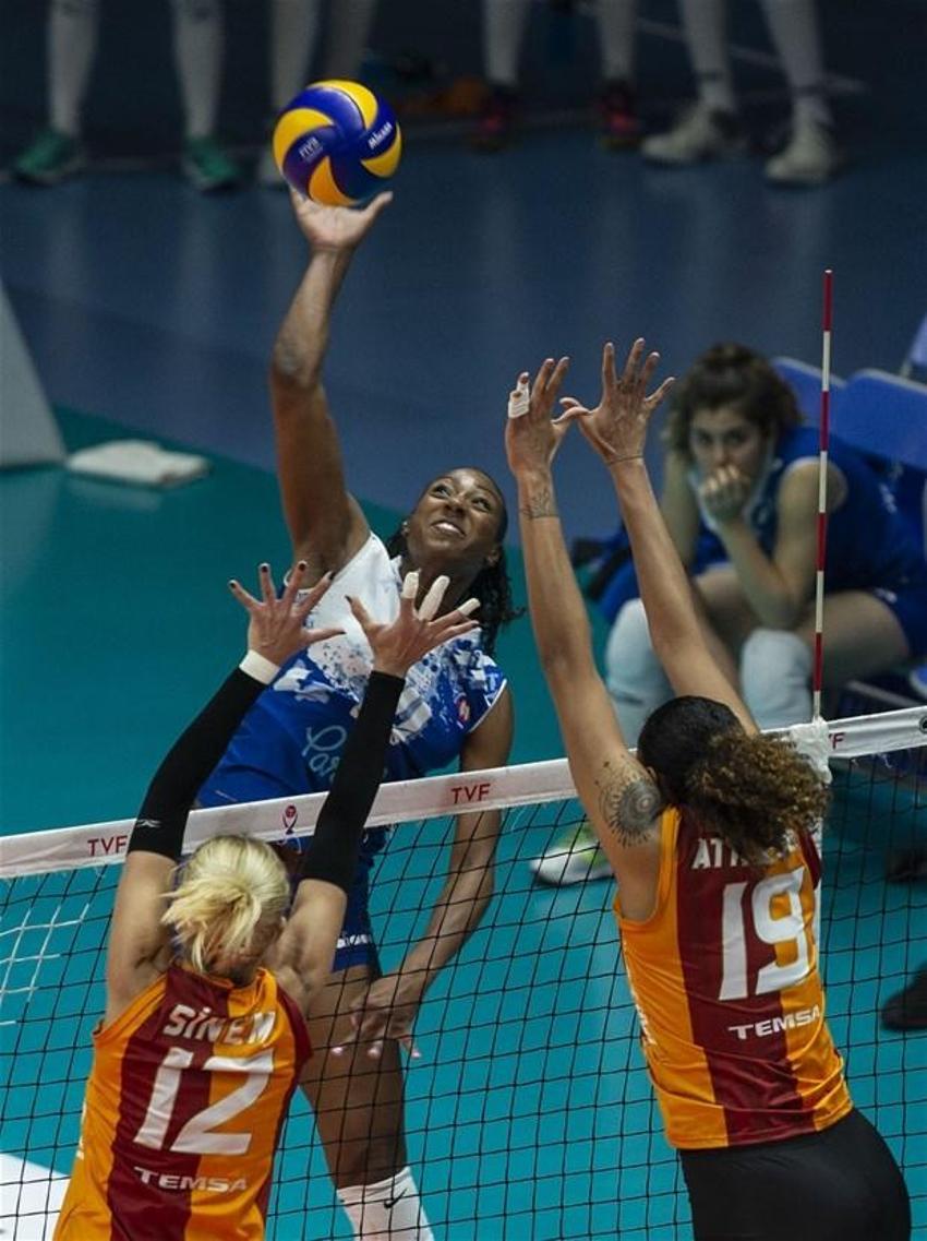 Galatasaray'ın güzel voleybolcusu Sinem Yıldız