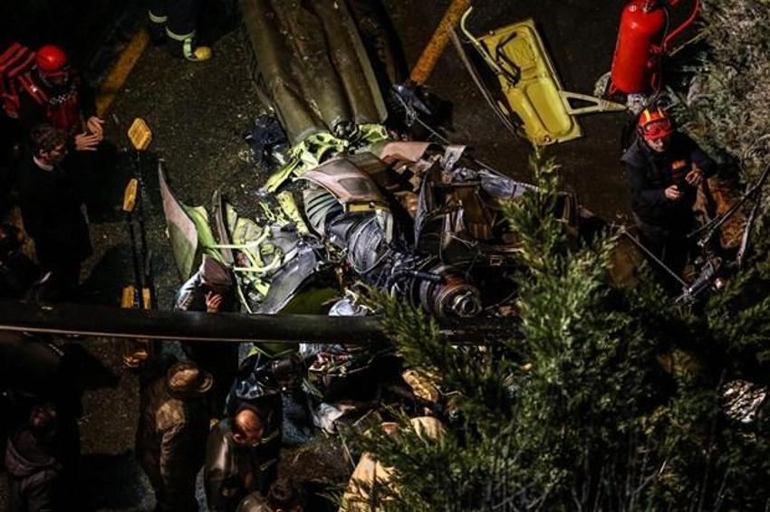 İstanbul Çekmeköy'de askeri helikopter düştü! 4 askerimiz şehit oldu
