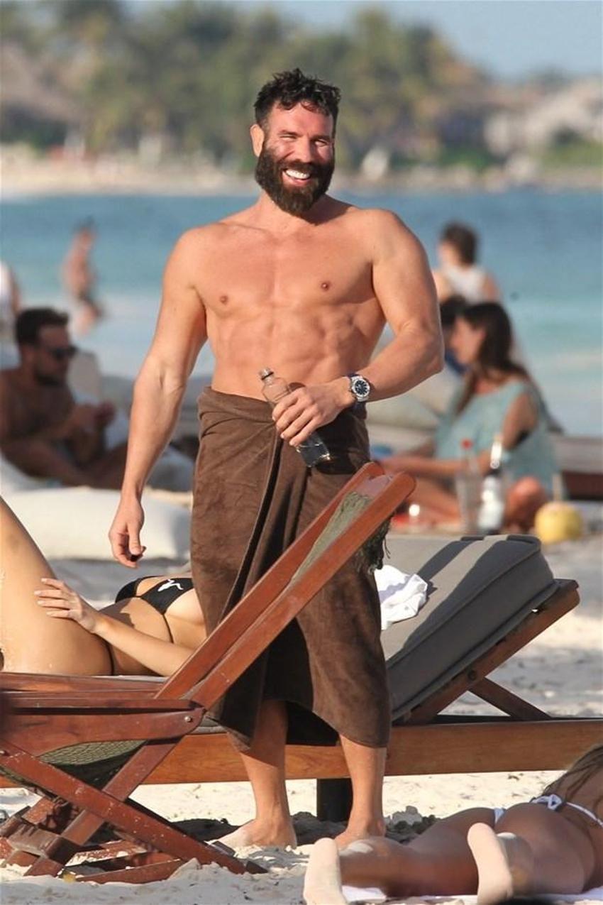 Instagram'ın kralı Dan Bilzerian