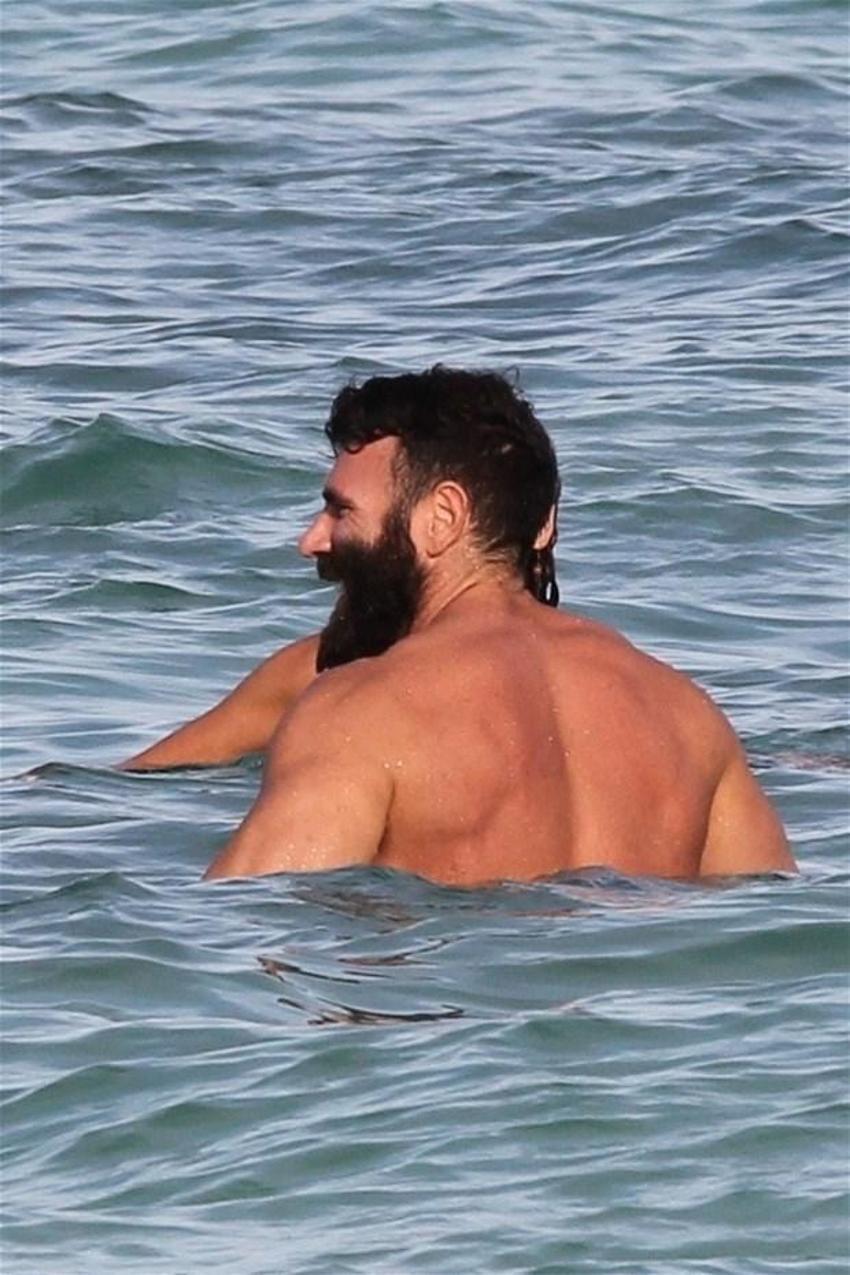 Instagram'ın kralı Dan Bilzerian