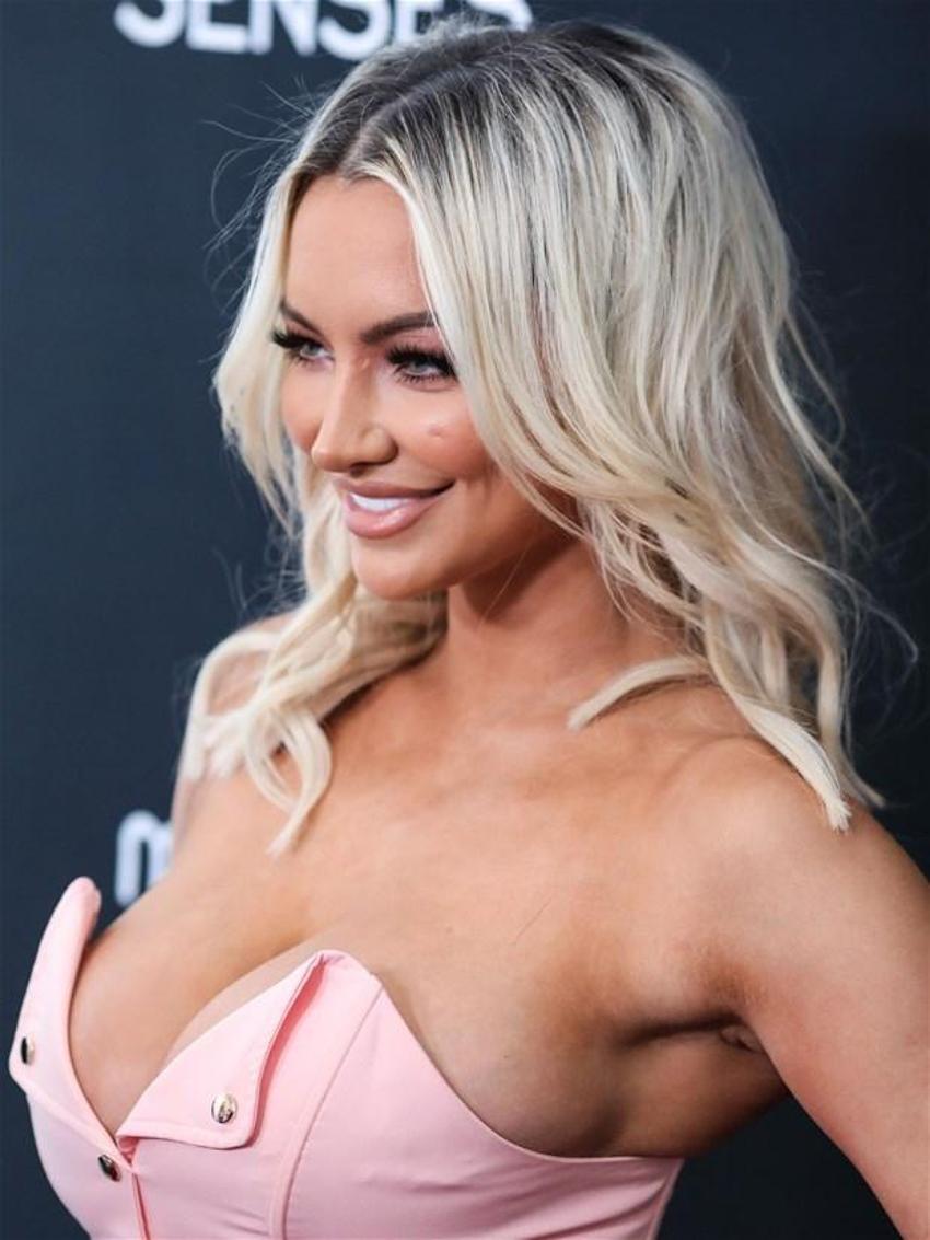 Lindsey Pelas