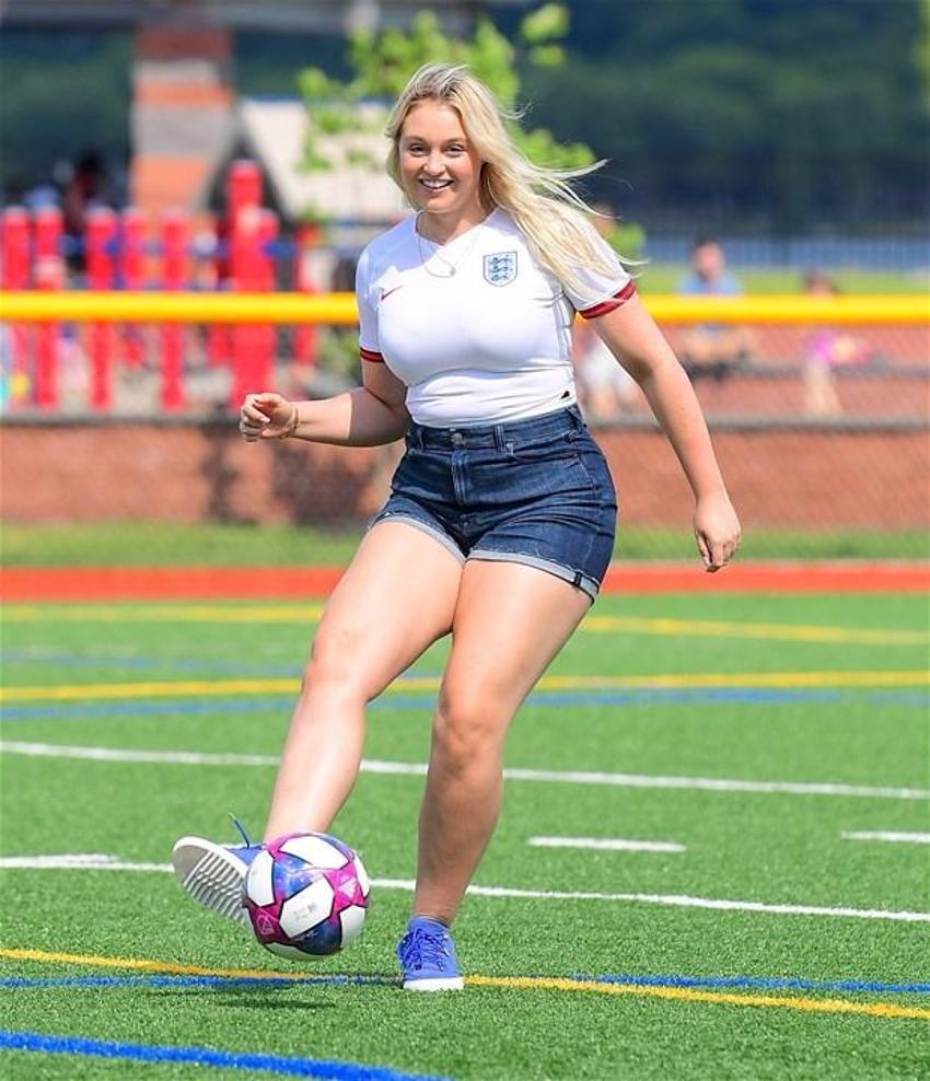 Iskra Lawrence