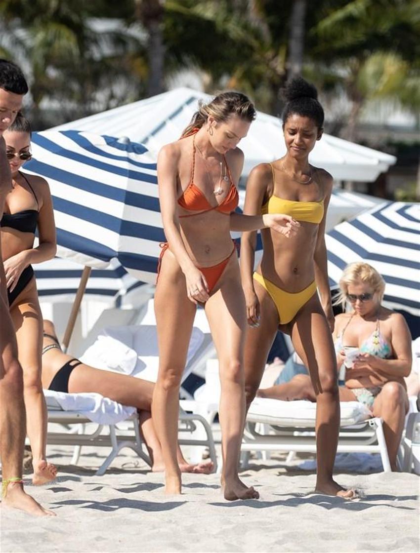 Candice Swanepoel büyüledi