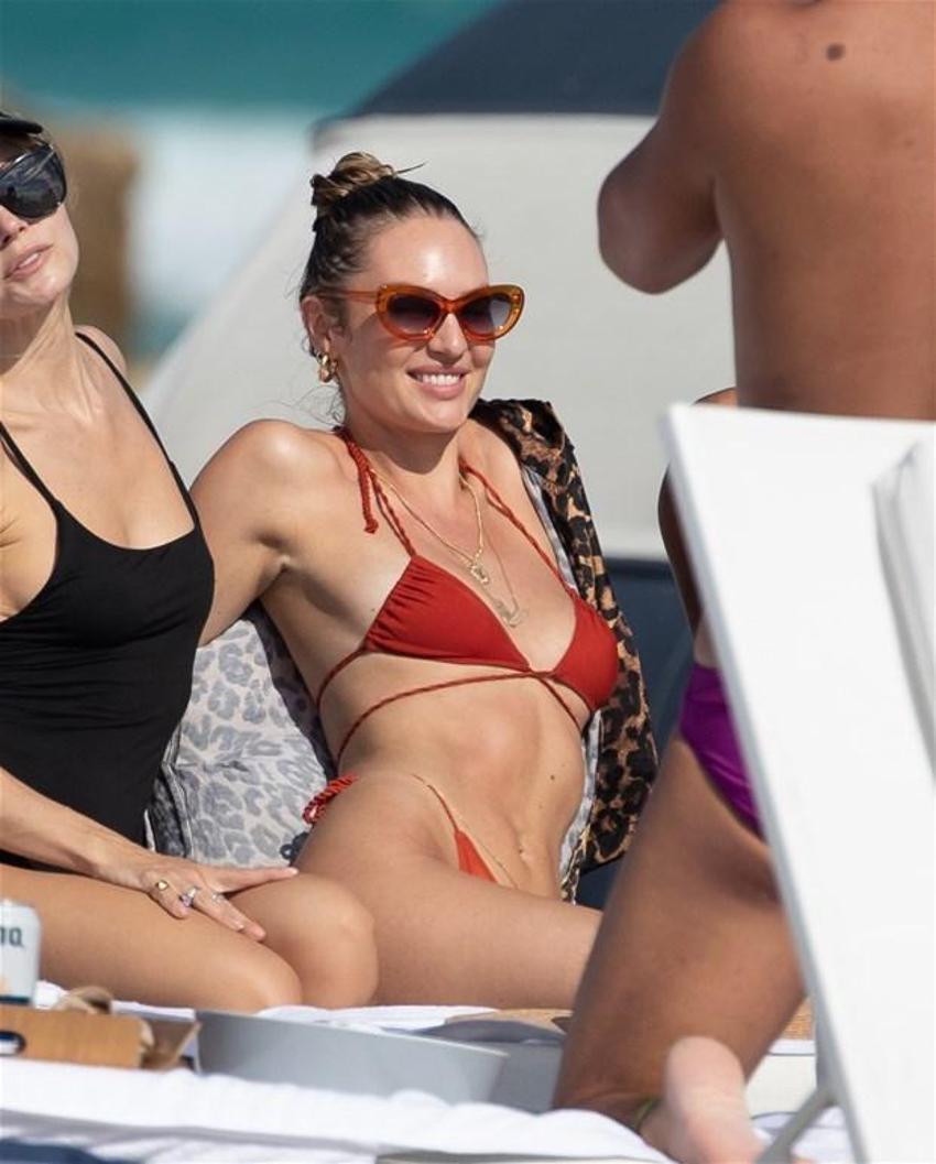 Candice Swanepoel büyüledi