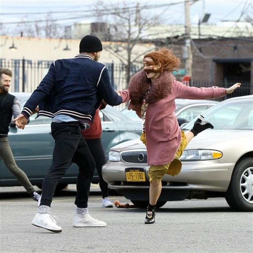 Anne Hathaway`dan `Marilyn Monroe` dansı