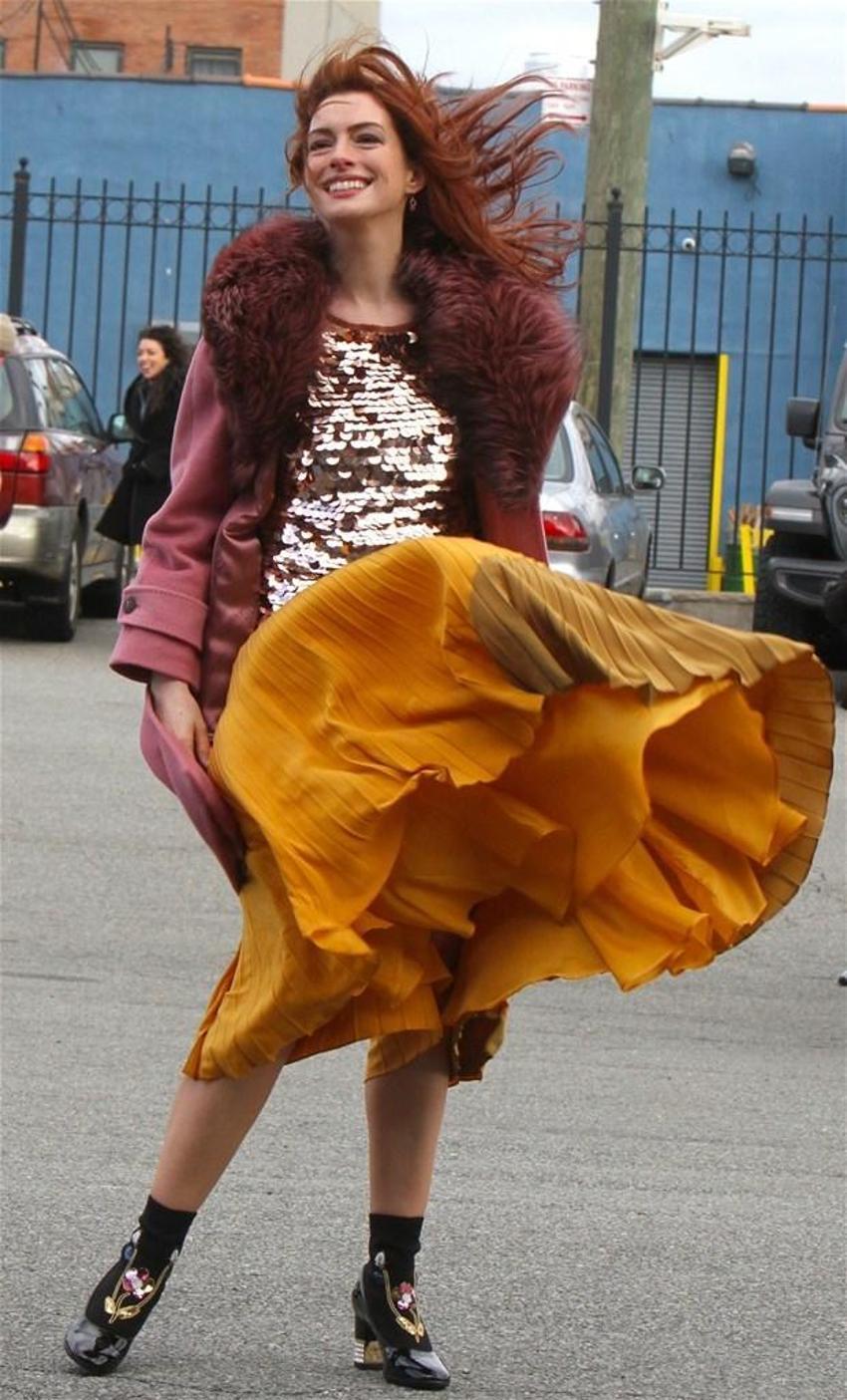 Anne Hathaway`dan `Marilyn Monroe` dansı