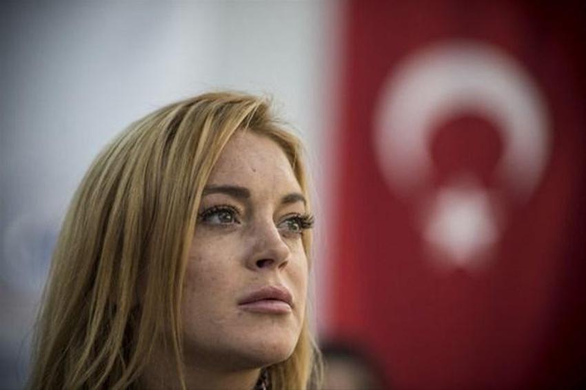 Lindsay Lohan göz kamaştırdı