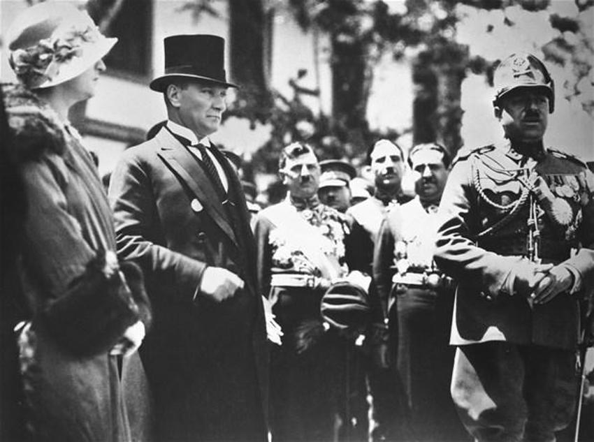 Büyük komutan Atatürk 80 yıldır özlemle anılıyor