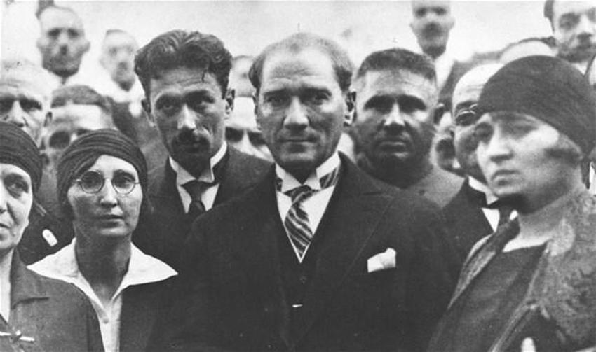 Büyük komutan Atatürk 80 yıldır özlemle anılıyor