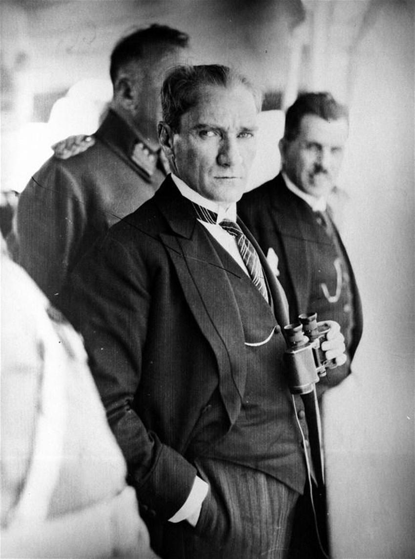 Büyük komutan Atatürk 80 yıldır özlemle anılıyor