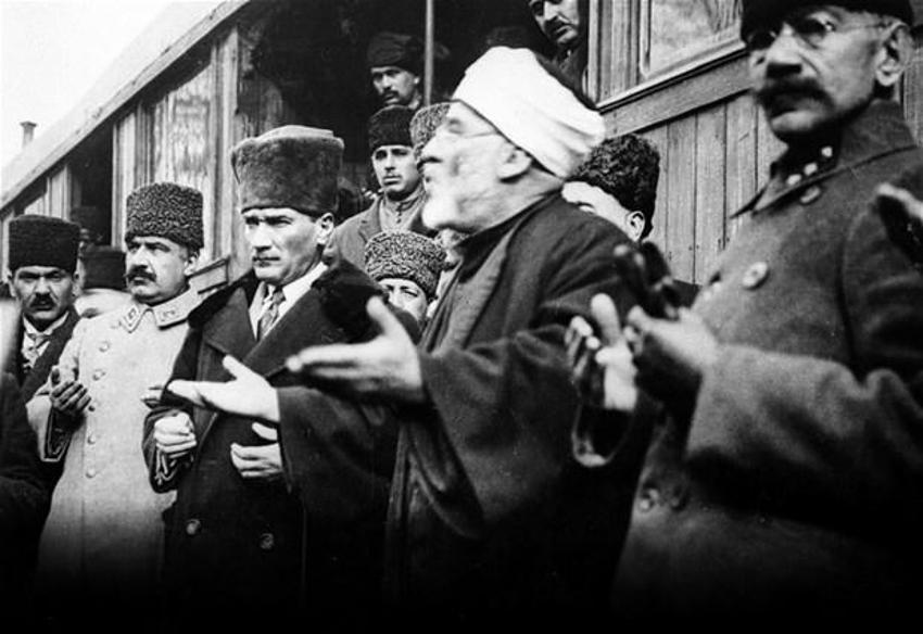 Büyük komutan Atatürk 80 yıldır özlemle anılıyor