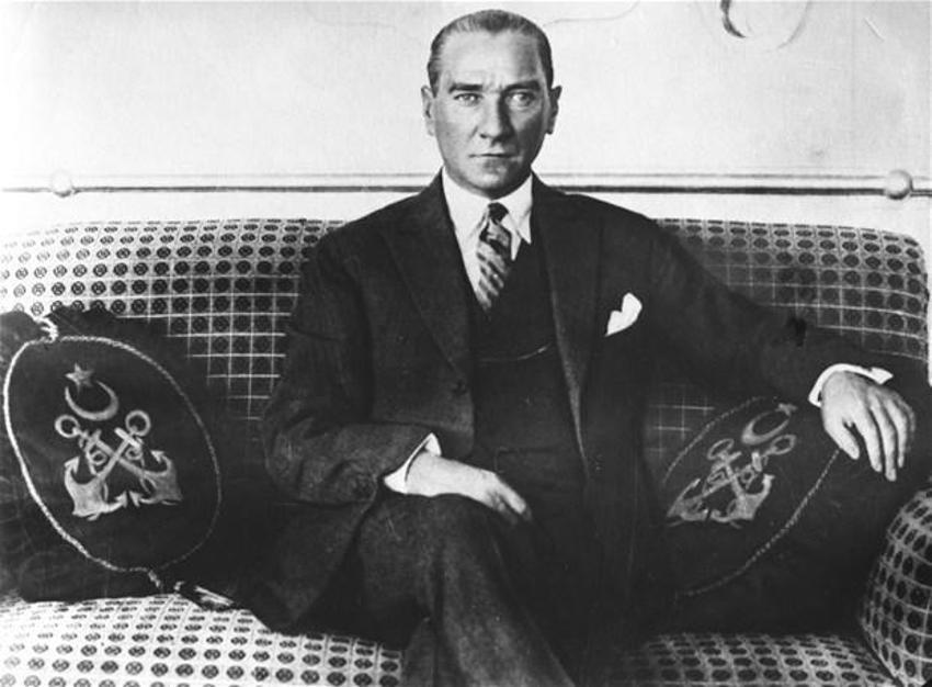 Büyük komutan Atatürk 80 yıldır özlemle anılıyor