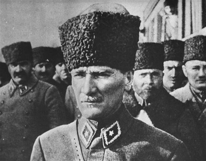 Büyük komutan Atatürk 80 yıldır özlemle anılıyor