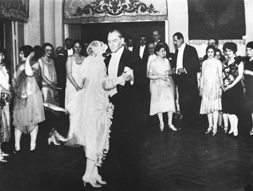 Büyük komutan Atatürk 80 yıldır özlemle anılıyor