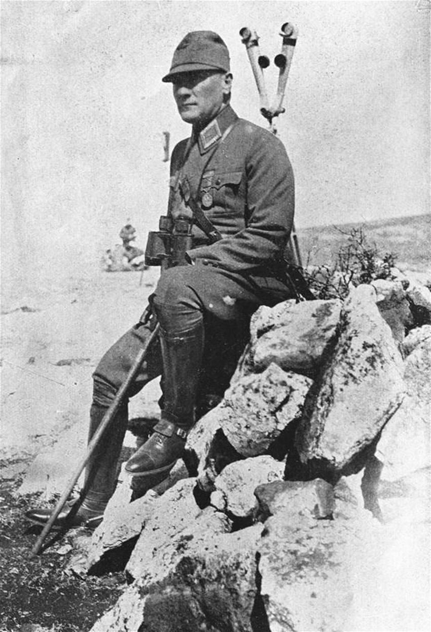 Büyük komutan Atatürk 80 yıldır özlemle anılıyor