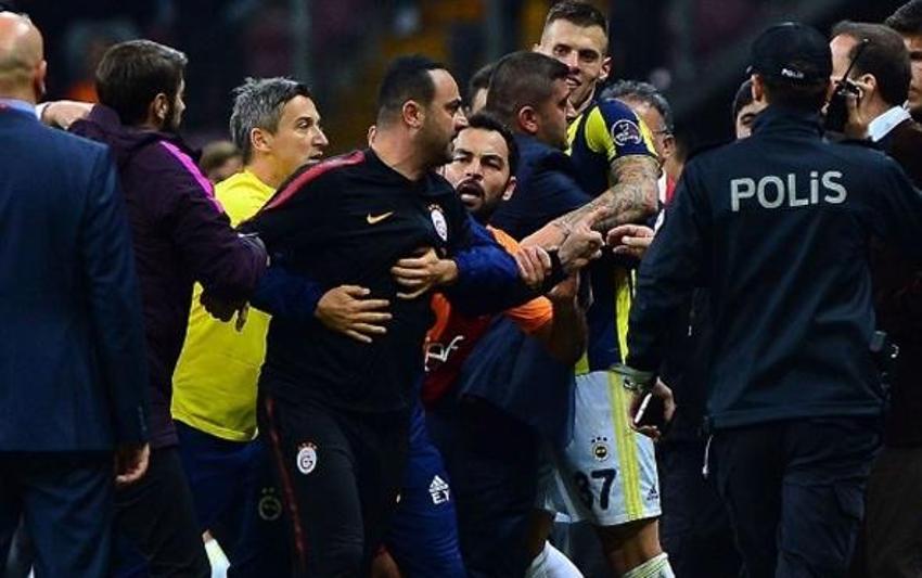 Galatasaray'da şok istifa!
