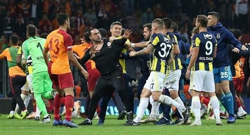 Galatasaray'da şok istifa!