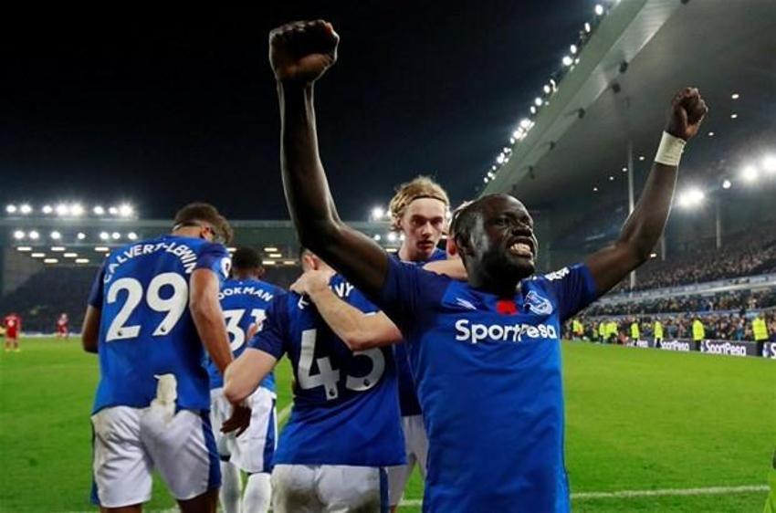 Oumar Niasse G.Saray'a çok yakın!