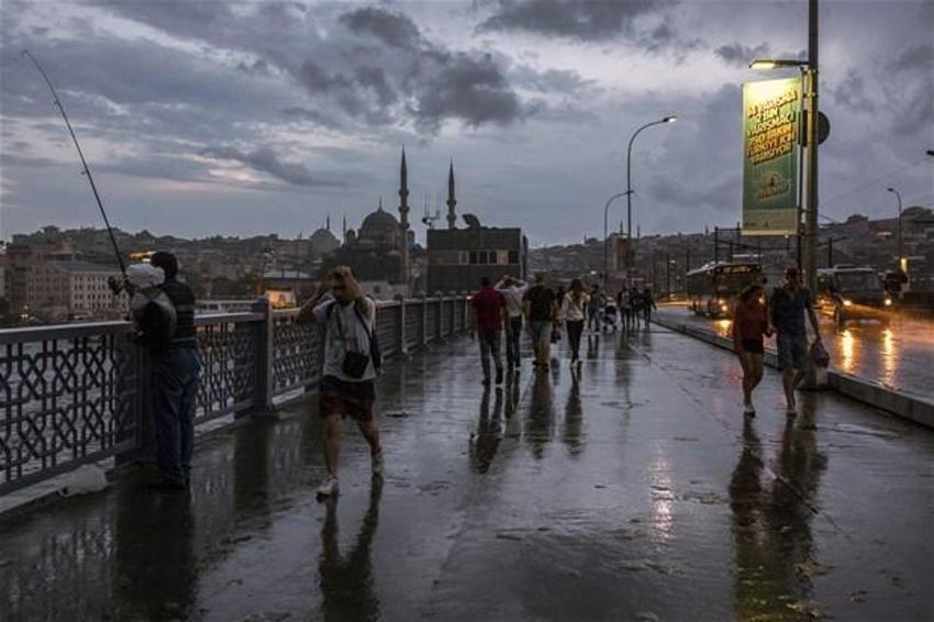 Ve beklenen yağış başladı! İşte ilk kareler...