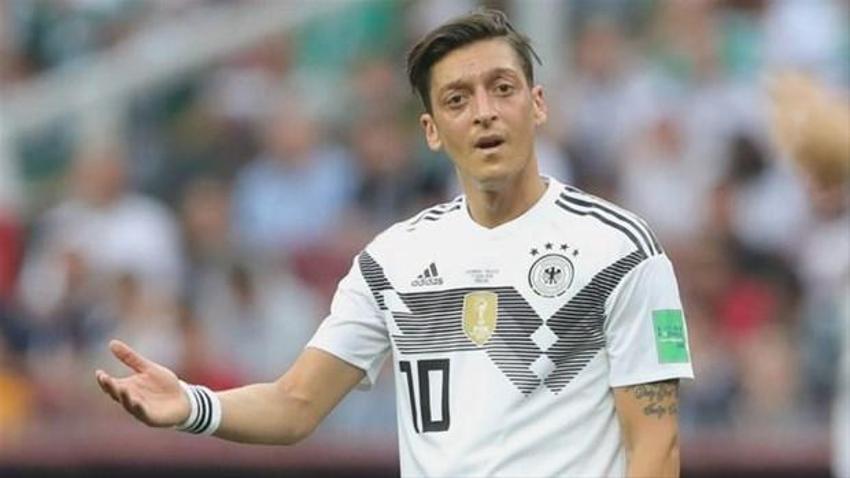 Vergi kaçakçısı Hoeness'ten Mesut Özil'e skandal sözler