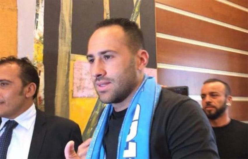 David Ospina resmen Napoli'de! Şehre ayak bastı...