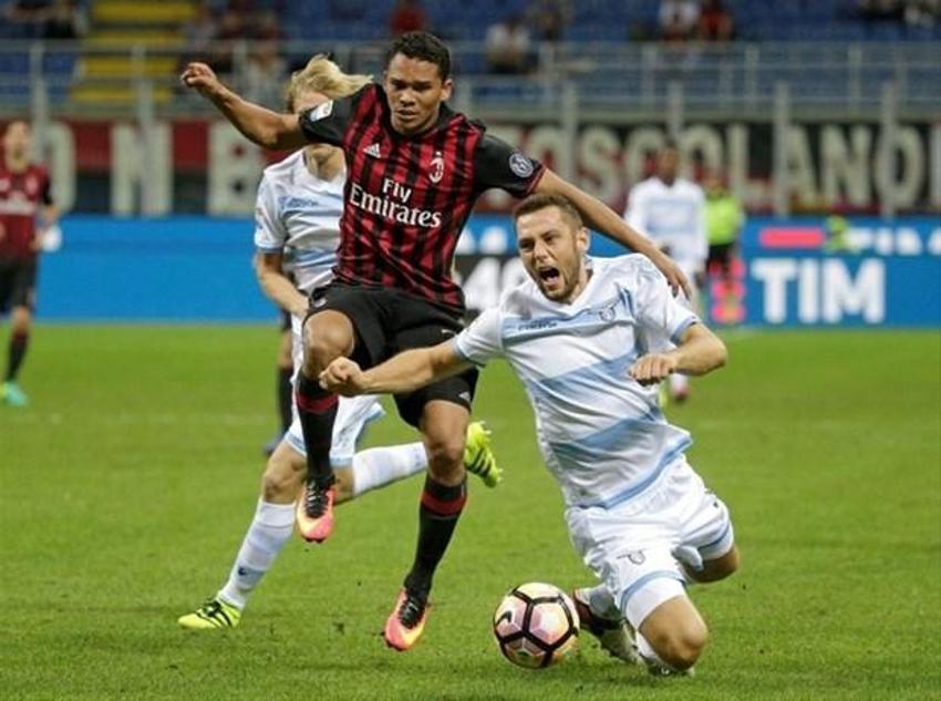 Fenerbahçe Carlos Bacca için bastırıyor