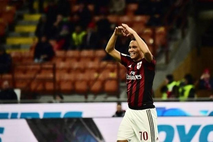 Fenerbahçe Carlos Bacca için bastırıyor