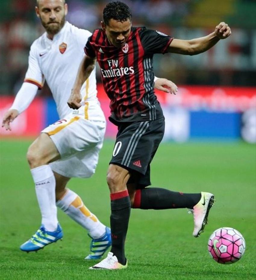 Fenerbahçe Carlos Bacca için bastırıyor