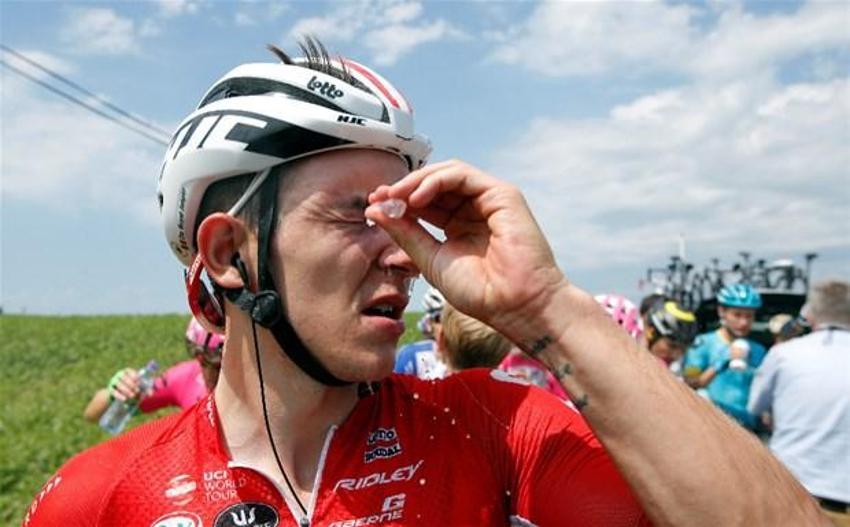 Tour de France'da bisikletçiler biber gazı yedi
