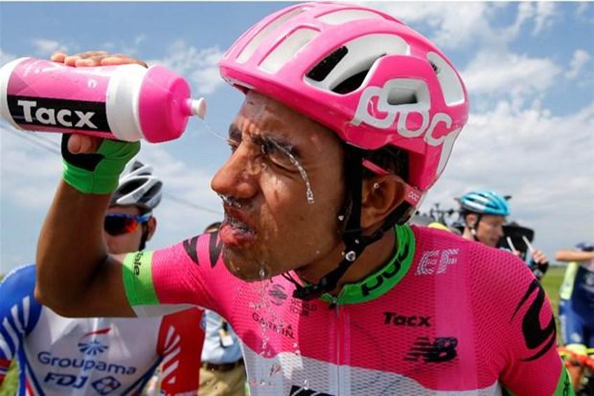 Tour de France'da bisikletçiler biber gazı yedi