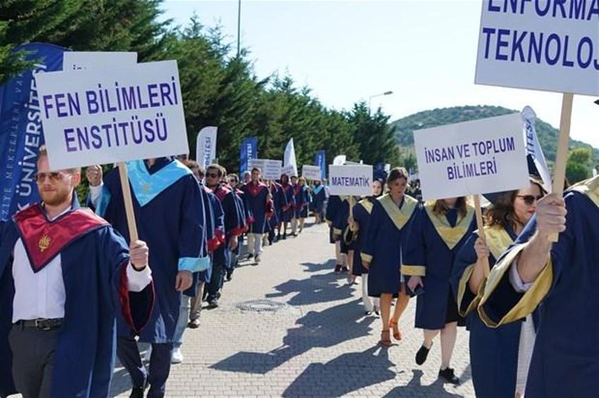 Işık Üniversitesi’nde on bininci mezun coşkusu