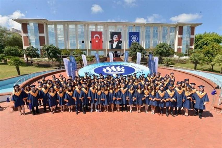Işık Üniversitesi’nde on bininci mezun coşkusu