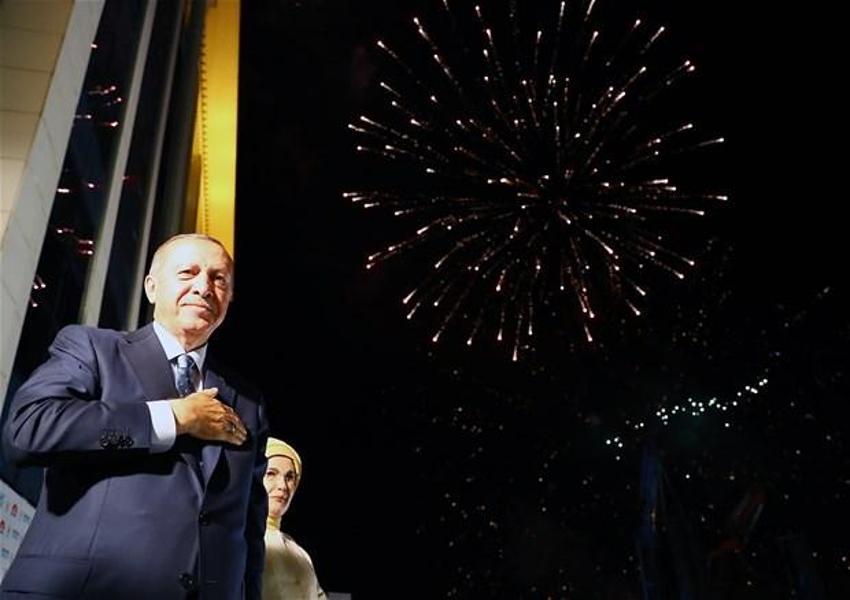 Cumhurbaşkanı Erdoğan'dan tarihi balkon konuşması