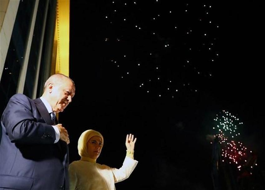 Cumhurbaşkanı Erdoğan'dan tarihi balkon konuşması