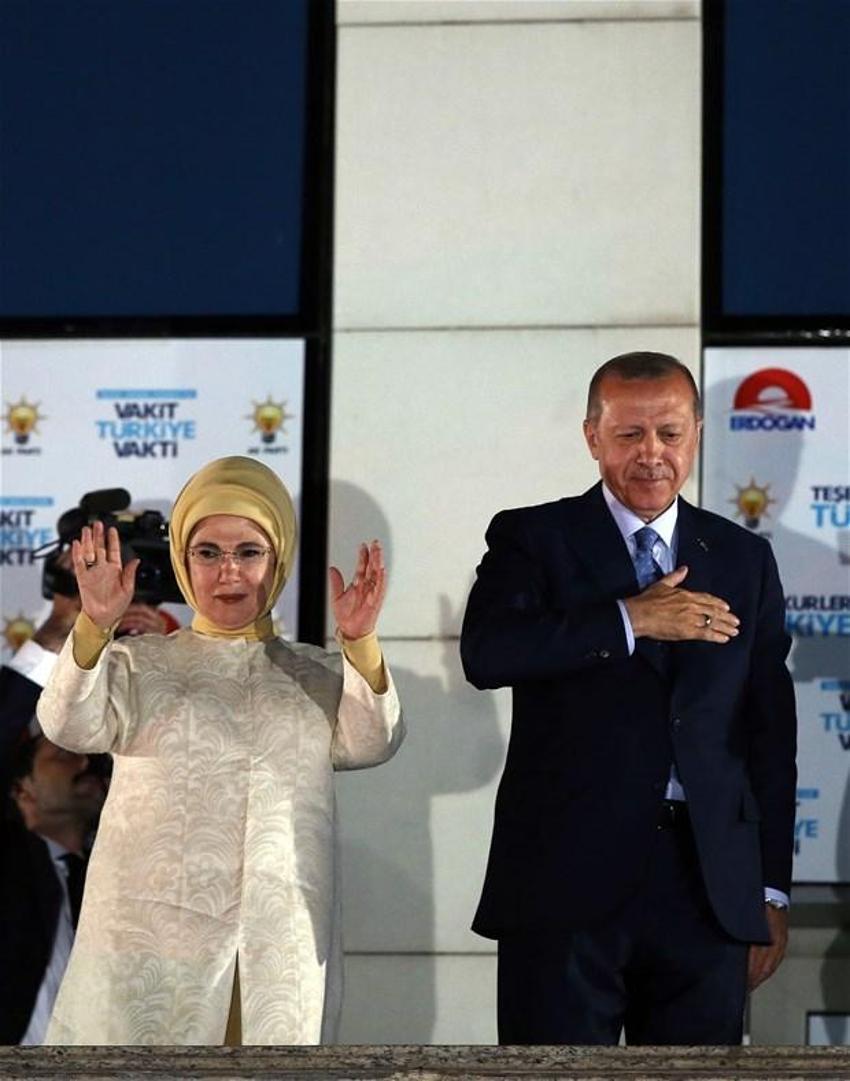 Cumhurbaşkanı Erdoğan'dan tarihi balkon konuşması