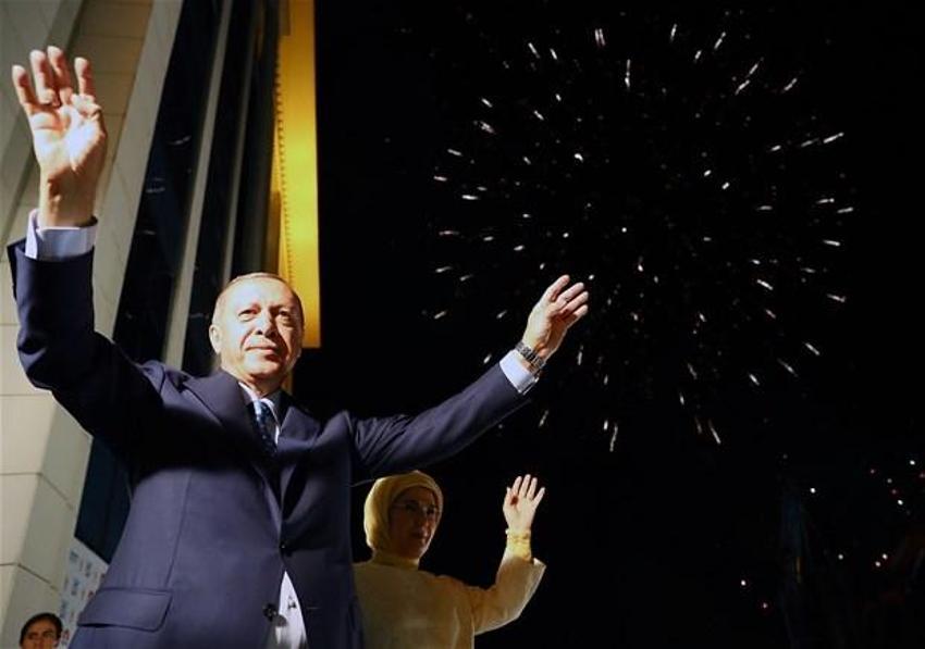 Cumhurbaşkanı Erdoğan'dan tarihi balkon konuşması
