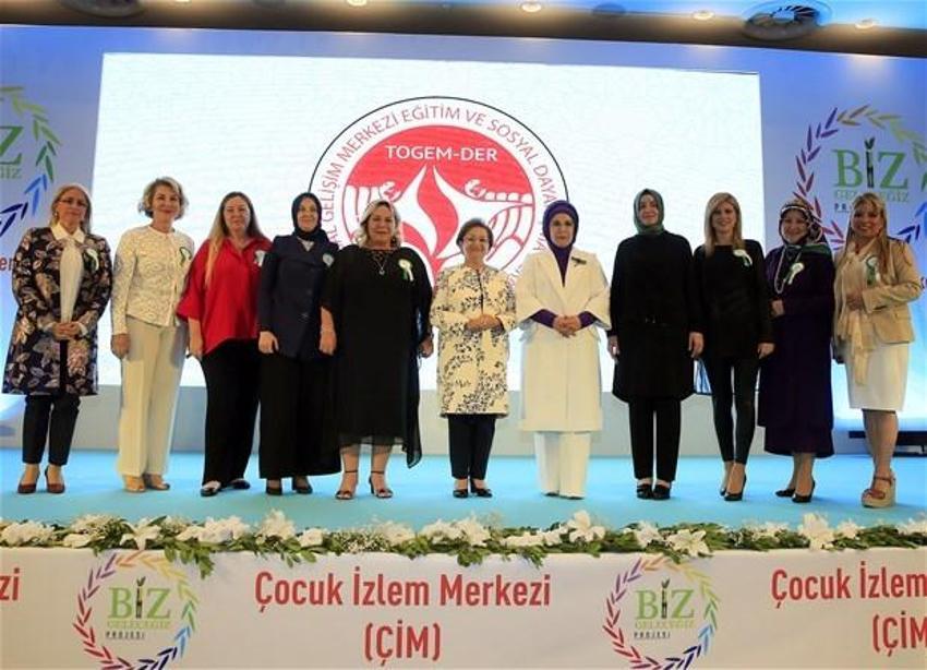 Cumhurbaşkanı Erdoğan’ın eşi Emine Erdoğan TOGEMDER iftarına katıldı
