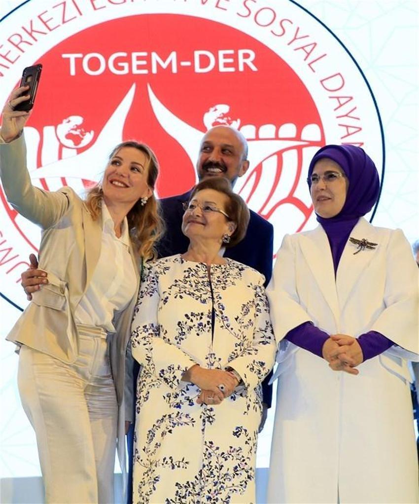 Cumhurbaşkanı Erdoğan’ın eşi Emine Erdoğan TOGEMDER iftarına katıldı