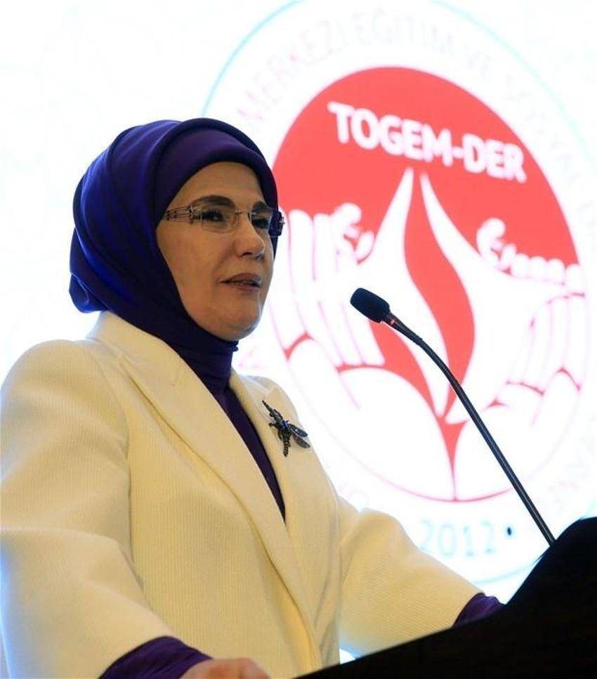 Cumhurbaşkanı Erdoğan’ın eşi Emine Erdoğan TOGEMDER iftarına katıldı