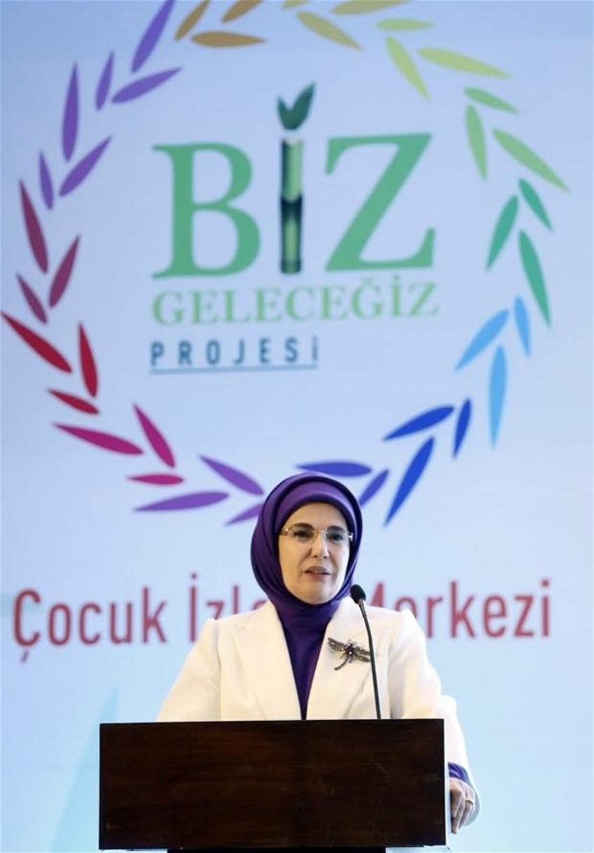 Cumhurbaşkanı Erdoğan’ın eşi Emine Erdoğan TOGEMDER iftarına katıldı