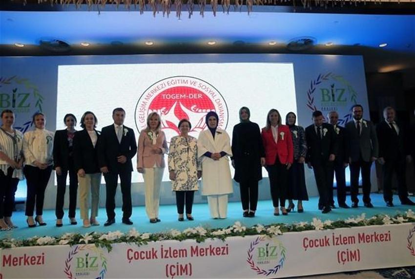 Cumhurbaşkanı Erdoğan’ın eşi Emine Erdoğan TOGEMDER iftarına katıldı