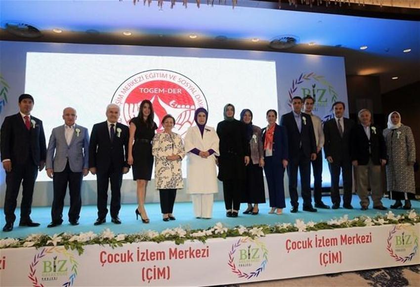 Cumhurbaşkanı Erdoğan’ın eşi Emine Erdoğan TOGEMDER iftarına katıldı