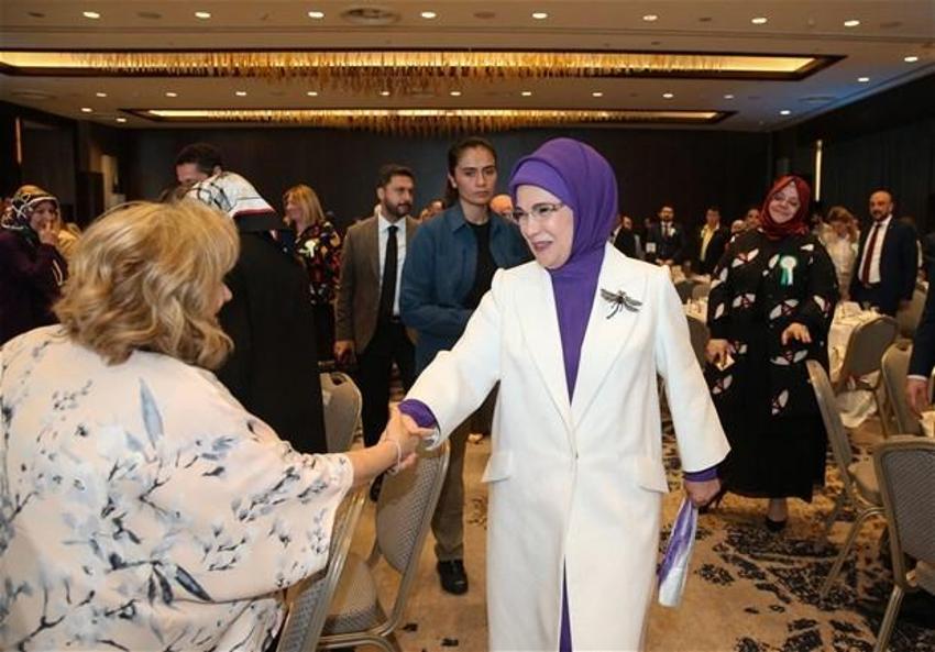 Cumhurbaşkanı Erdoğan’ın eşi Emine Erdoğan TOGEMDER iftarına katıldı