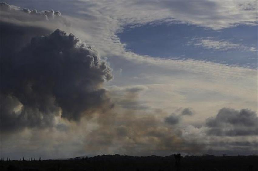 Hawaii'de Kilauea Yanardağı faaliyete geçti! Dehşete düşüren kareler