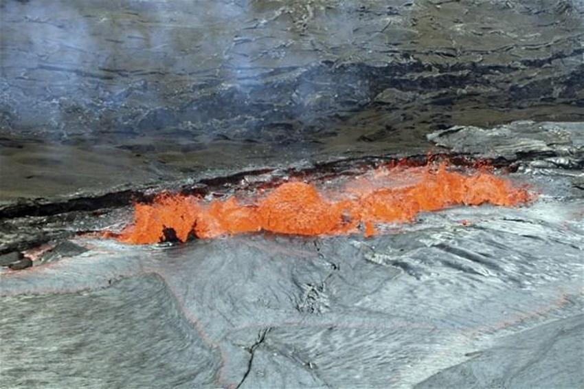 Hawaii'de Kilauea Yanardağı faaliyete geçti! Dehşete düşüren kareler