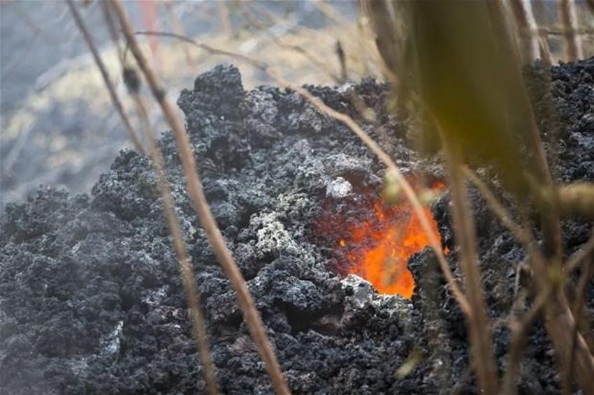 Hawaii'de Kilauea Yanardağı faaliyete geçti! Dehşete düşüren kareler
