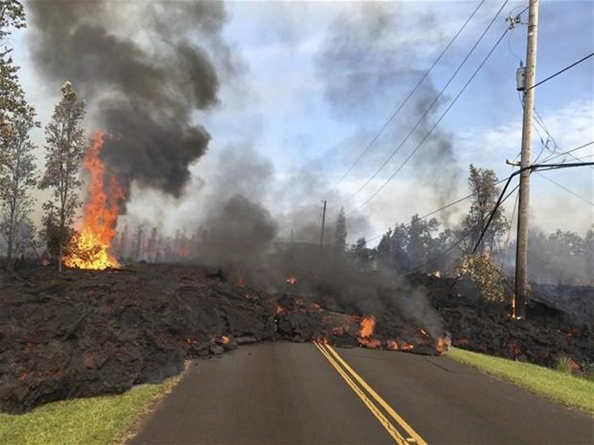 Hawaii'de Kilauea Yanardağı faaliyete geçti! Dehşete düşüren kareler